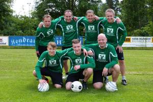 nicht mit auf dem Bild sind Xaver Kreuzer und Vinzenz Schmidbauer, die auch mithalfen den Meistertitel zu erringen.